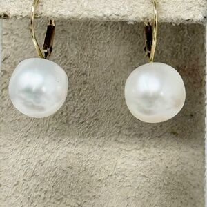 14k yellow gold genuine 10mm white pearl drop earrings excellent condition